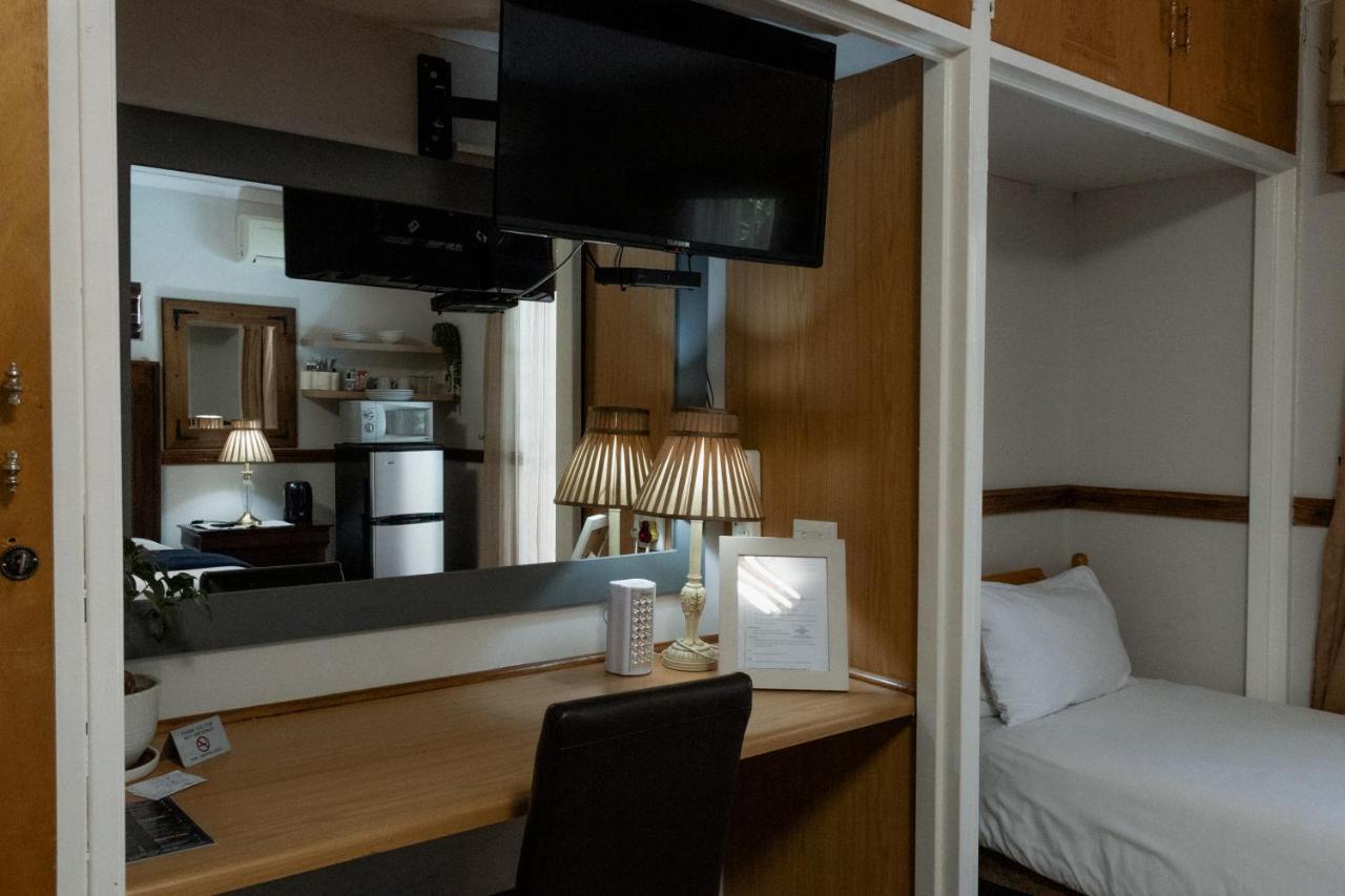 Park Living Guesthouse Блумфонтейн Экстерьер фото